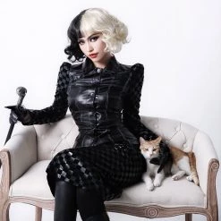 NewCosplay Cruella -Cruella De Vil Emma Stone Halloween Carnival Suit Cosplay Costume New Arrivals 25 NewCosplay Cruella -Cruella De Vil Emma Stone Halloween Carnival Suit Cosplay Costume New Arrivals